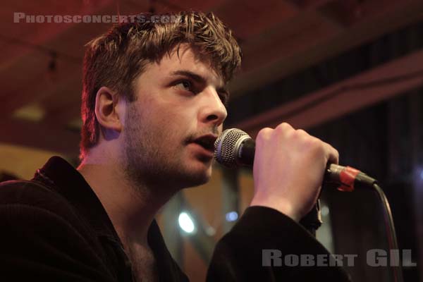 FONTAINES DC - 2019-06-01 - NIMES - Paloma - Patio - 